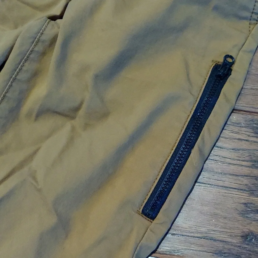 Old Navy Dark Khaki Tech Taper Pants Small 6 7